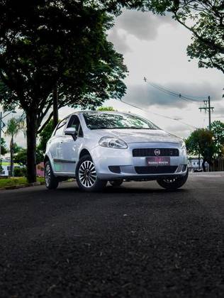 FIAT PUNTO 1.4 8V FLEX 4P MANUAL FIAT PUNTO 1.4 8V FLEX 4P MANUAL